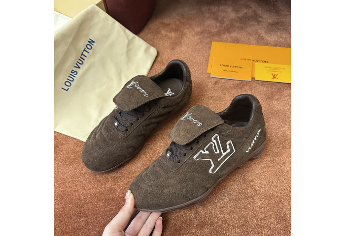 L1VV Footprint Sneakers