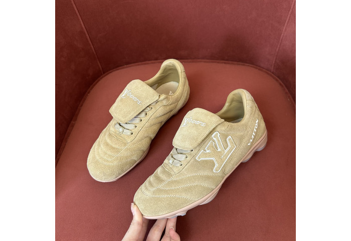 L1VV Footprint Sneakers