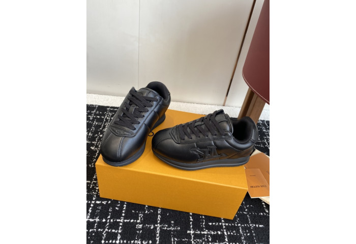 L1VV Buttersoft Sneakers