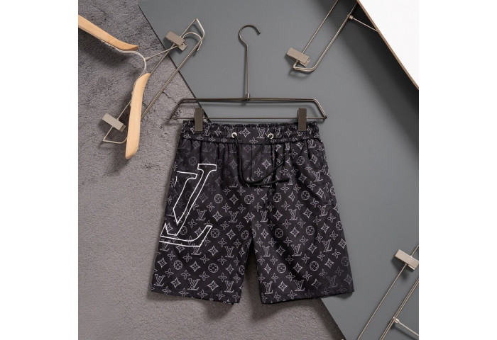 L1vv Short