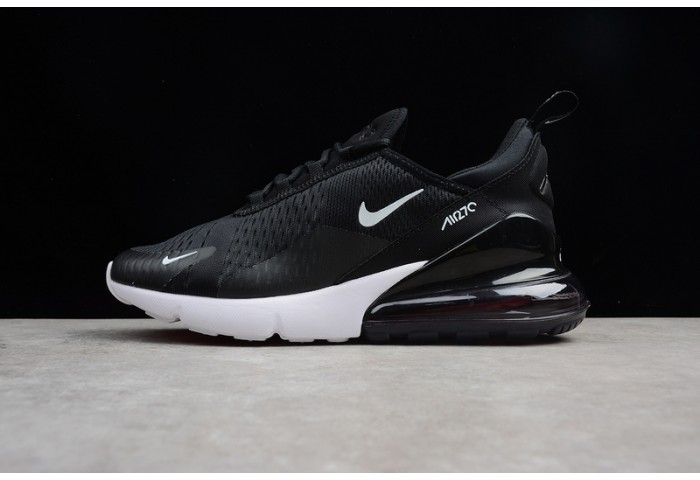 Nike Air Max 270 in black/white AH8050-002