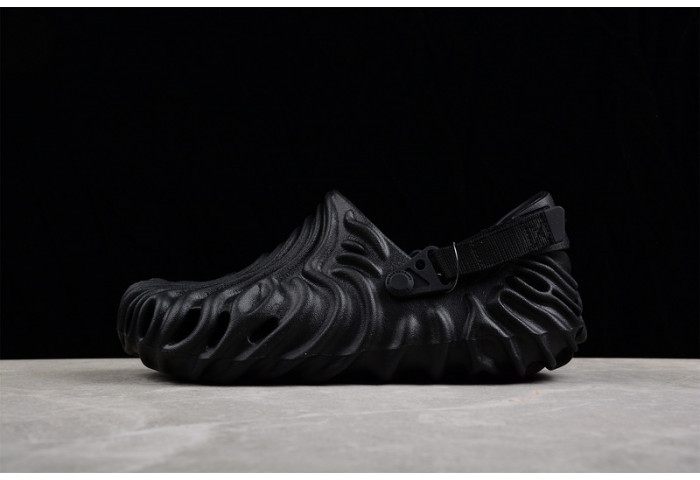 Cr*0*s x salehe bembury black