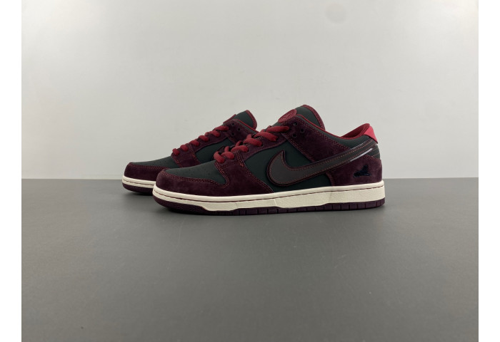 Riot Skateshop x Nike SB Dunk Low FZ1289-200