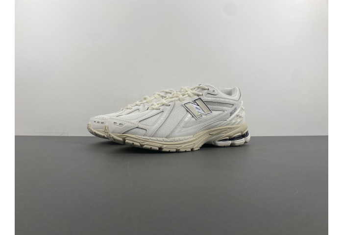 New Balance 1906R White / Black M1906RWW