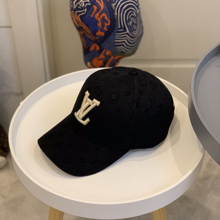 l1vv hat