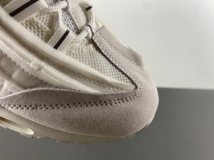 Nike Air Max 95 Comme des Garcons White CU8406-100