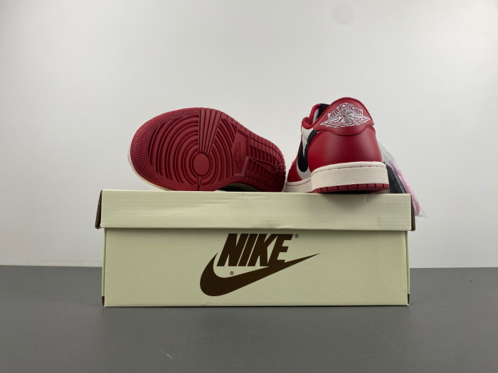 Travis Scott Jordan 1 Low ‘Chicago’