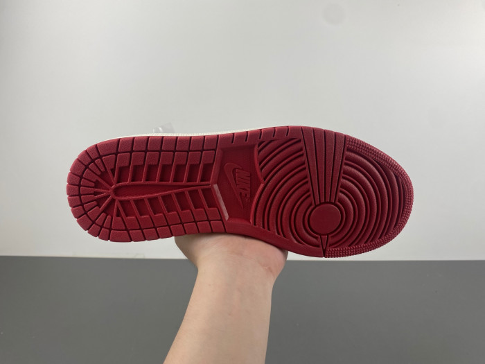 Travis Scott Jordan 1 Low ‘Chicago’