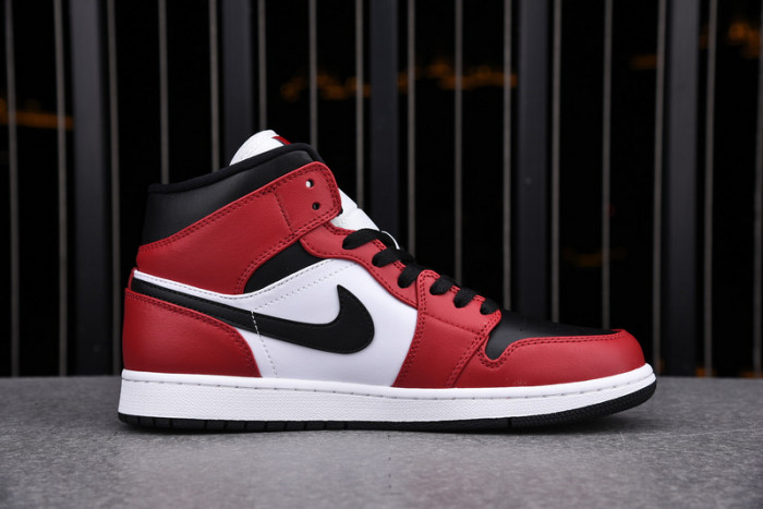 air jordan 1 mid chicago toe 554724-069