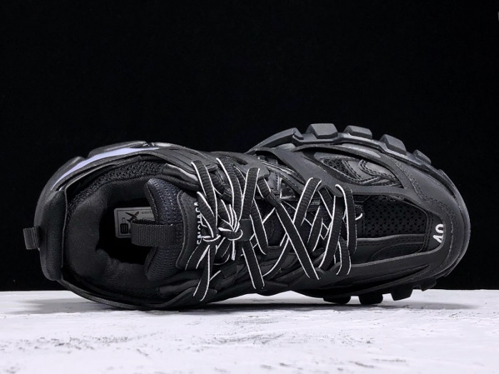 Balen Track Sneakers MAILLE LIGHTED SOLE BLACK 555036 W1GB1 1000