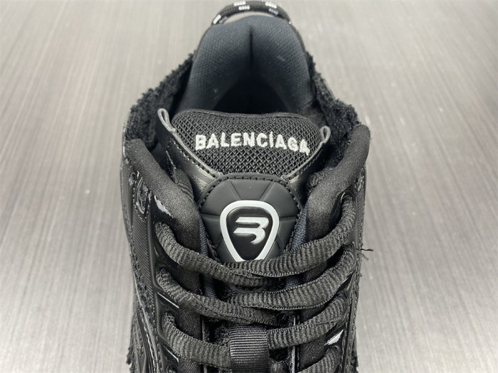balen track runner monocolor kith black - 677403 w3ra9 1000