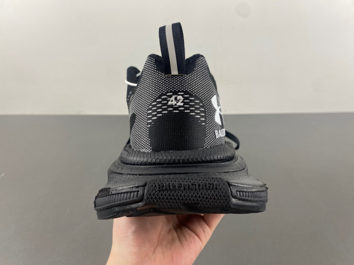 Balen x Under Armour 3XL 814419 W3XL5 0125