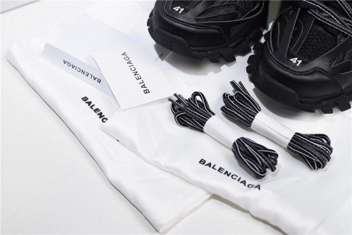 Balen Track Sneakers 656686 W06G0 2001 BLACK