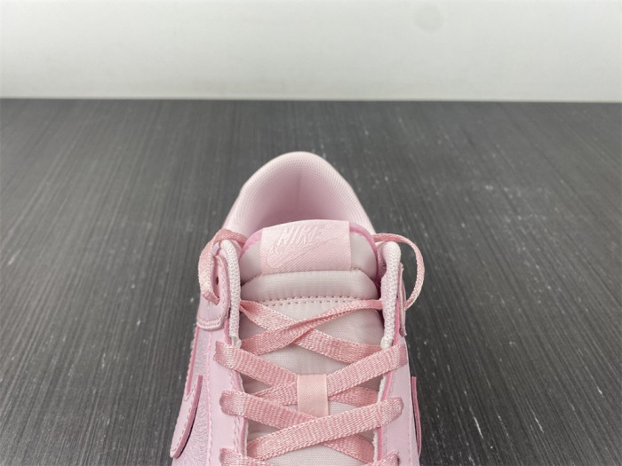 nike dunk low pink 921803-601