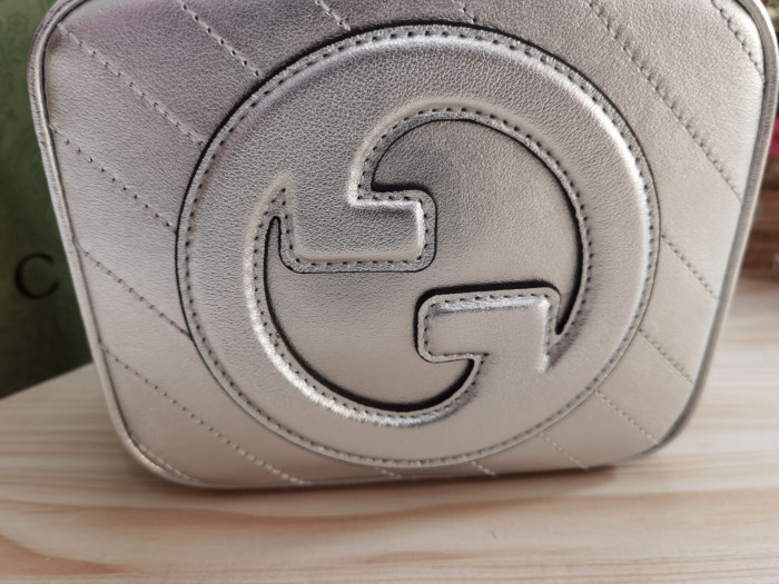 G*u*i1 bag-17*15*9cm