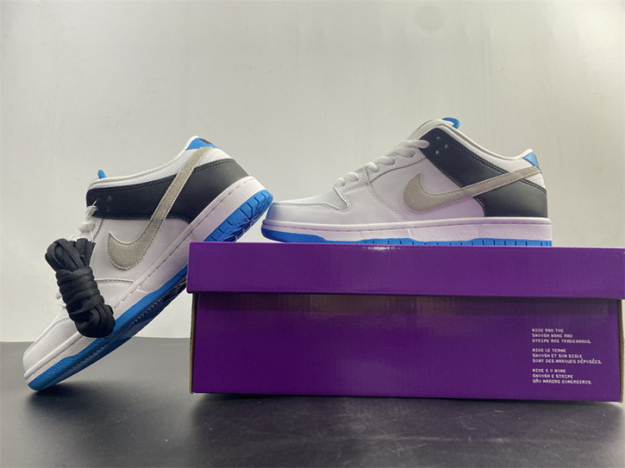 nike sb dunk low “laser blue” bq6817-101