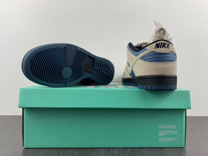 nike sb dunk low light cream thunderstorm bq6817-200