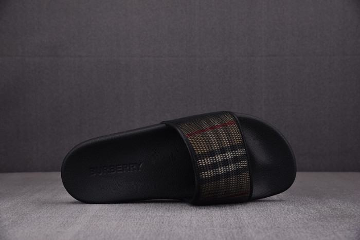 bur*berry slide