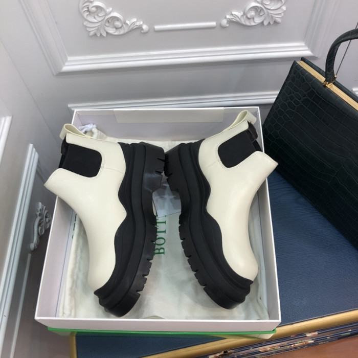 botteg*Ve*ne*ta tire