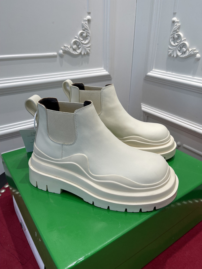 botteg*Ve*ne*ta tire