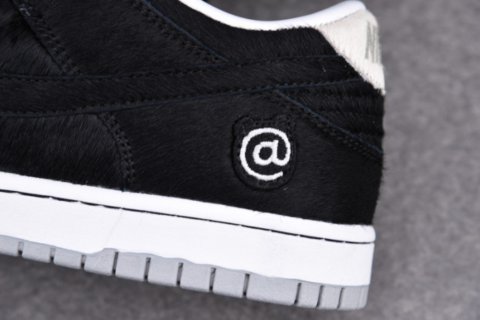 nike sb dunk low medicom toy (2020) cz5127-001