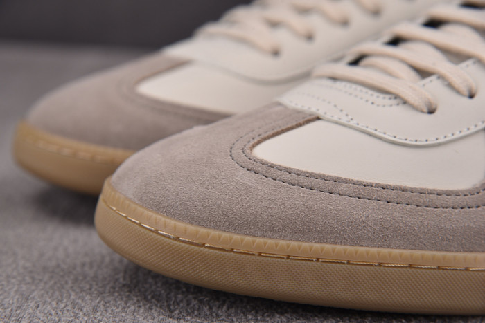 D1OR B01 Sneakers