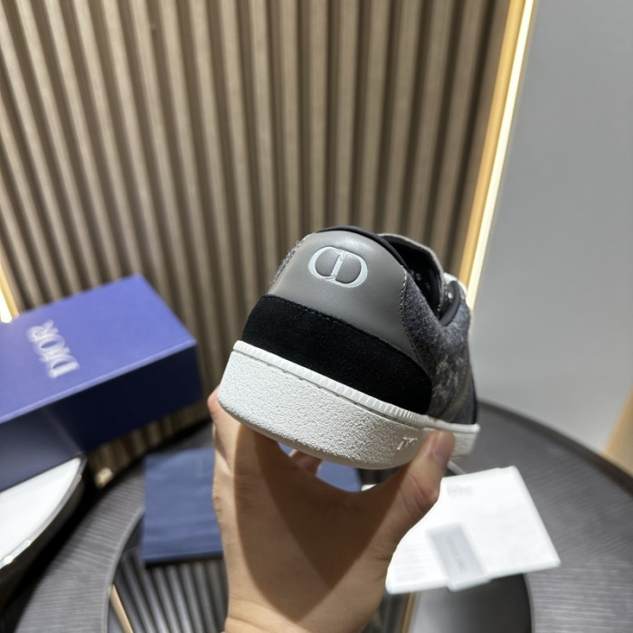 D1OR B01 Sneakers