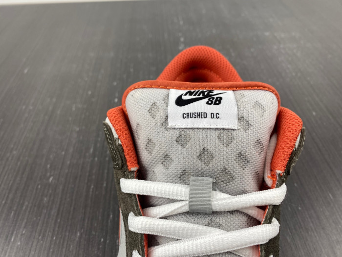 crushed d.c. x nike sb dunk low dh7782-001