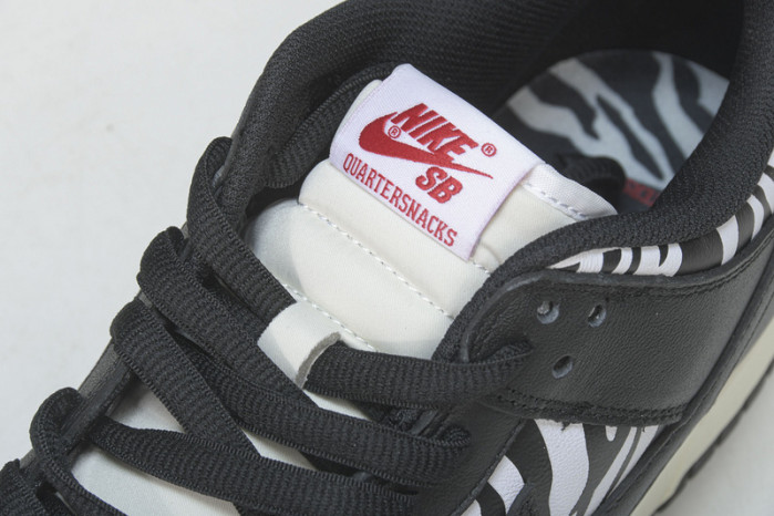 quartersnacks x nike sb dunk low dm3510-001