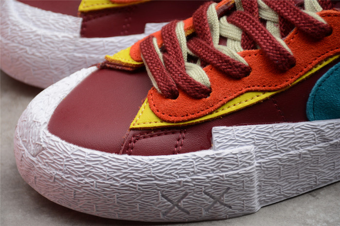 nike blazer low sacai kaws red dm7901-600