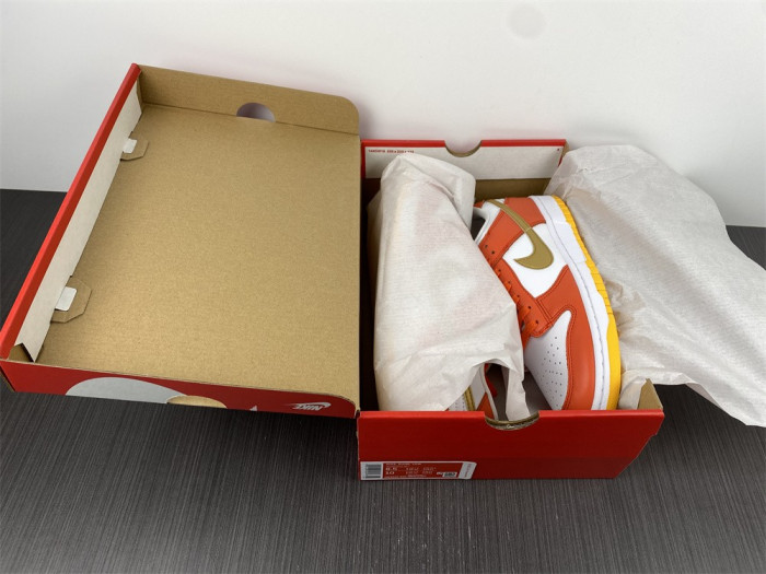 nike dunk low university gold (w) dq4690-800