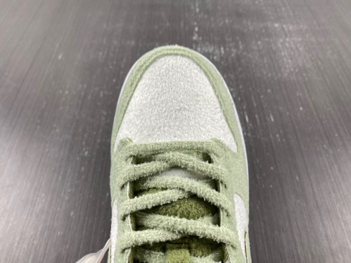 nike dunk low se fleece pack honeydew dq7579-300