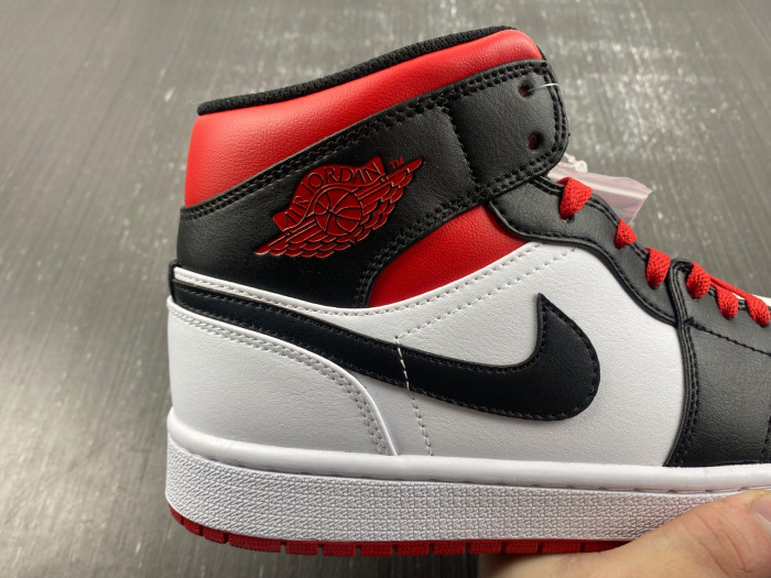 air jordan 1 mid gym red black toe dq8426-106