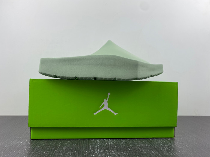 jordan hex mule wmns “pistachio frost” dq8992-300