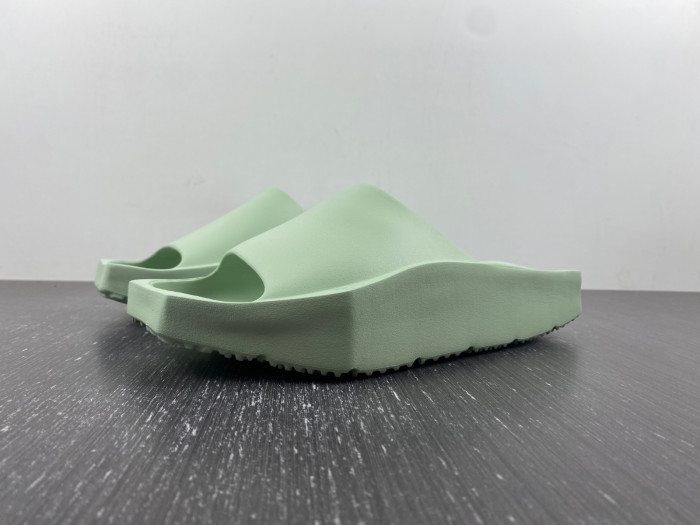 jordan hex mule wmns “pistachio frost” dq8992-300