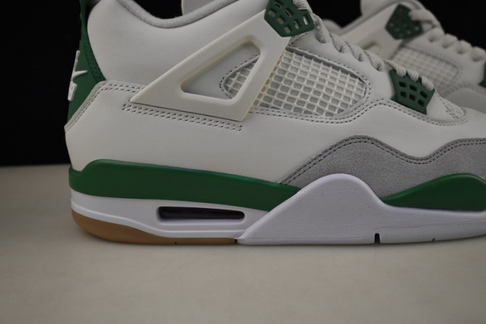 air jordan 4 retro sb pine green dr5415-103