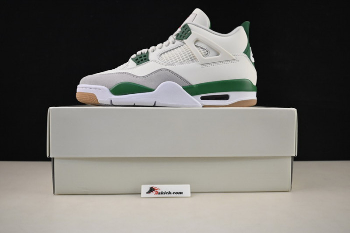 air jordan 4 retro sb pine green dr5415-103