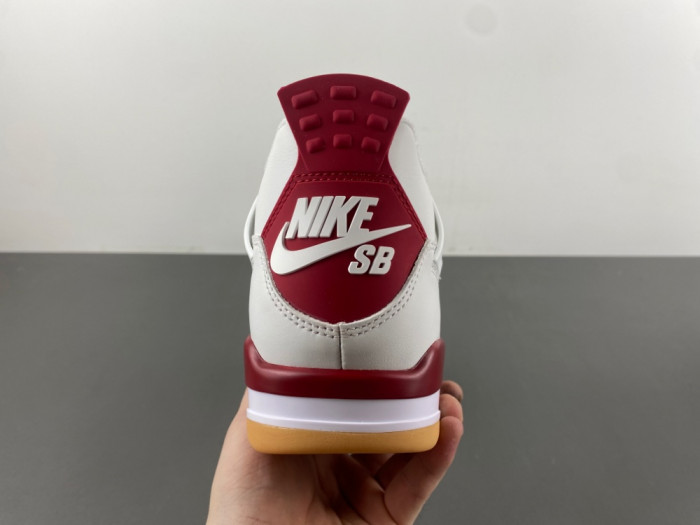 Nike SB x Air Jordan 4 “Varsity Red” DR5415-106