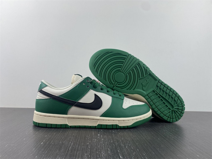 nike dunk low se “lottery” dr9654-100