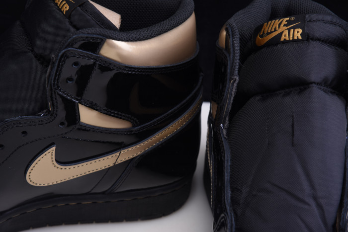 air jordan 1 retro high black metallic gold (2020) 555088-032
