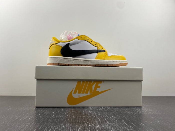 Travis Scott x Air Jordan 1 Low OG TSDZ4137-700