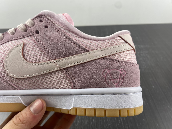 nike dunk low teddy bear dz5318-640