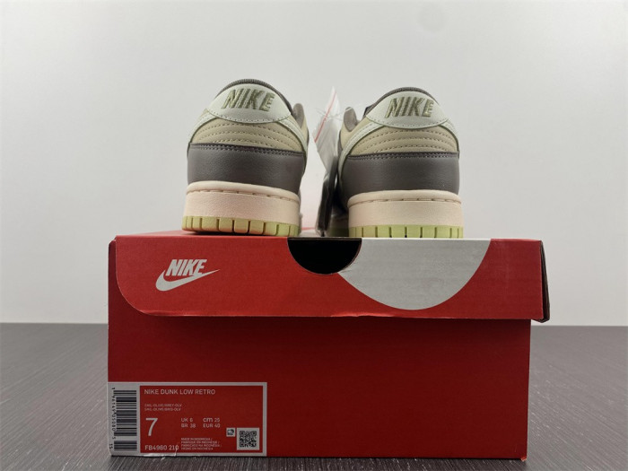 nike dunk low khaki fb4960-210