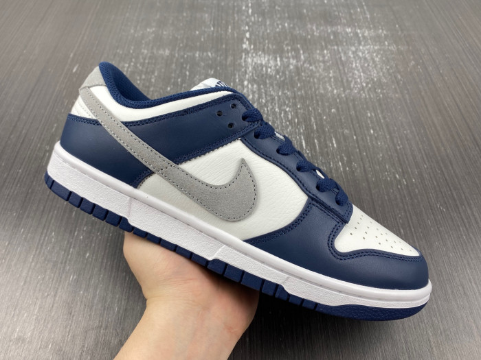 nike dunk low summit white midnight navy fd9749-400