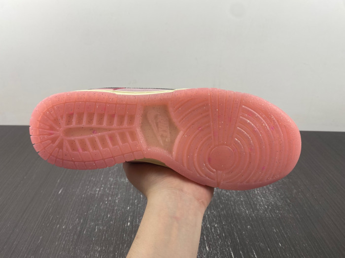 nike dunk low lx barbie (women