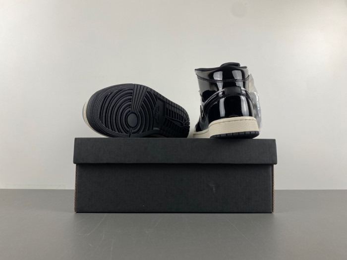 Air Jordan 1 Mid SE Black Metallic Silver Sail Metallic Gold FZ39380-001