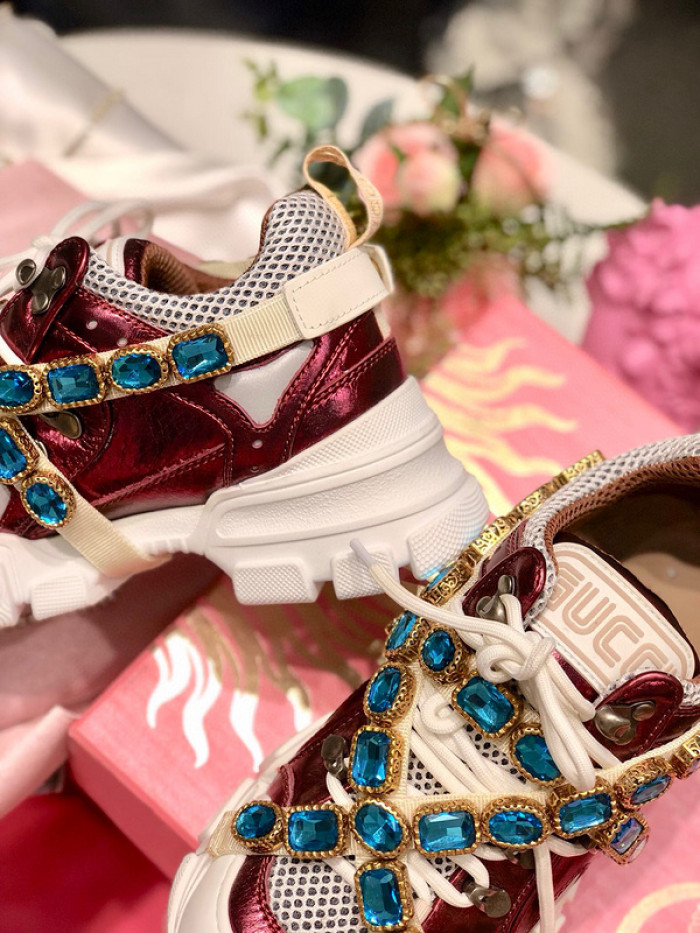 gu flashtrek sneaker