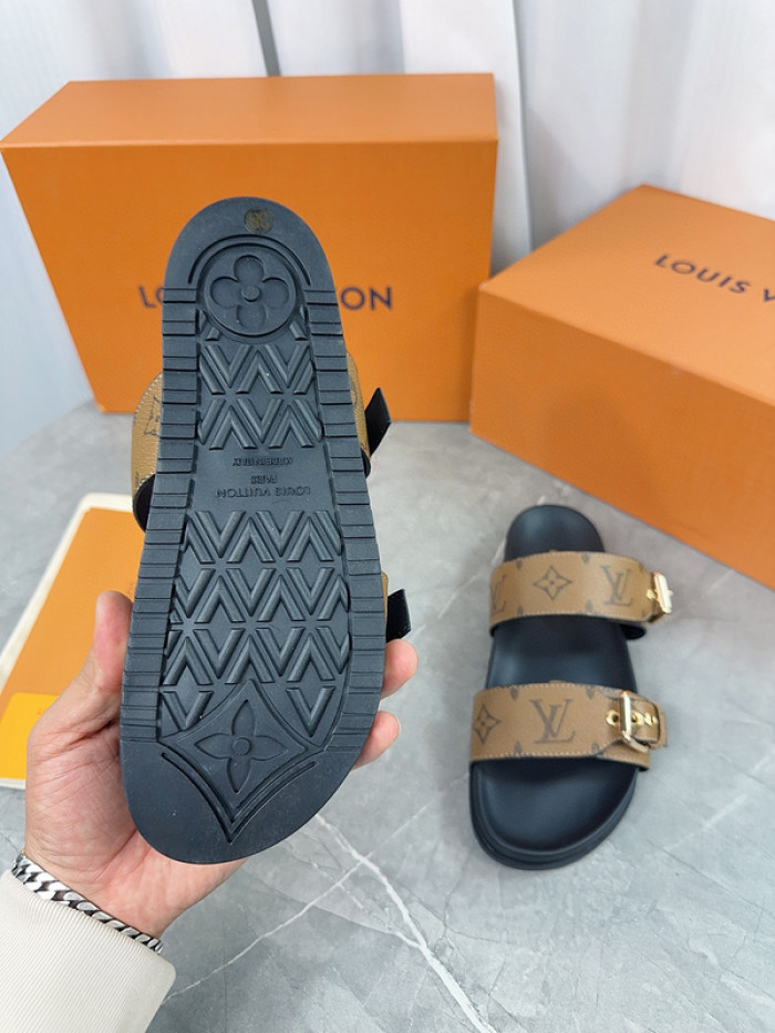 l1vv sandals
