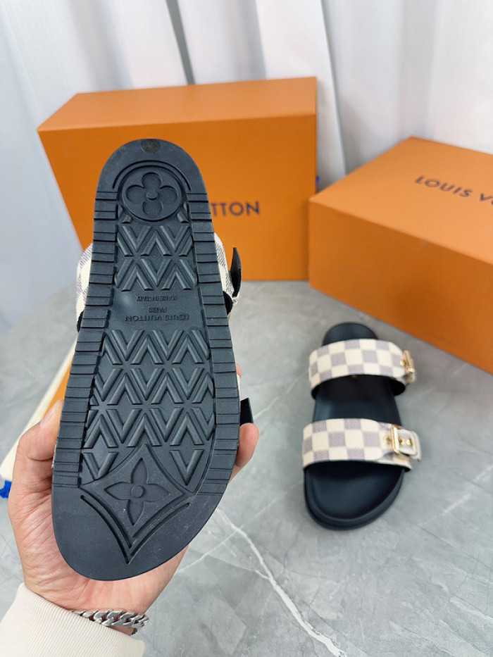 l1vv sandals