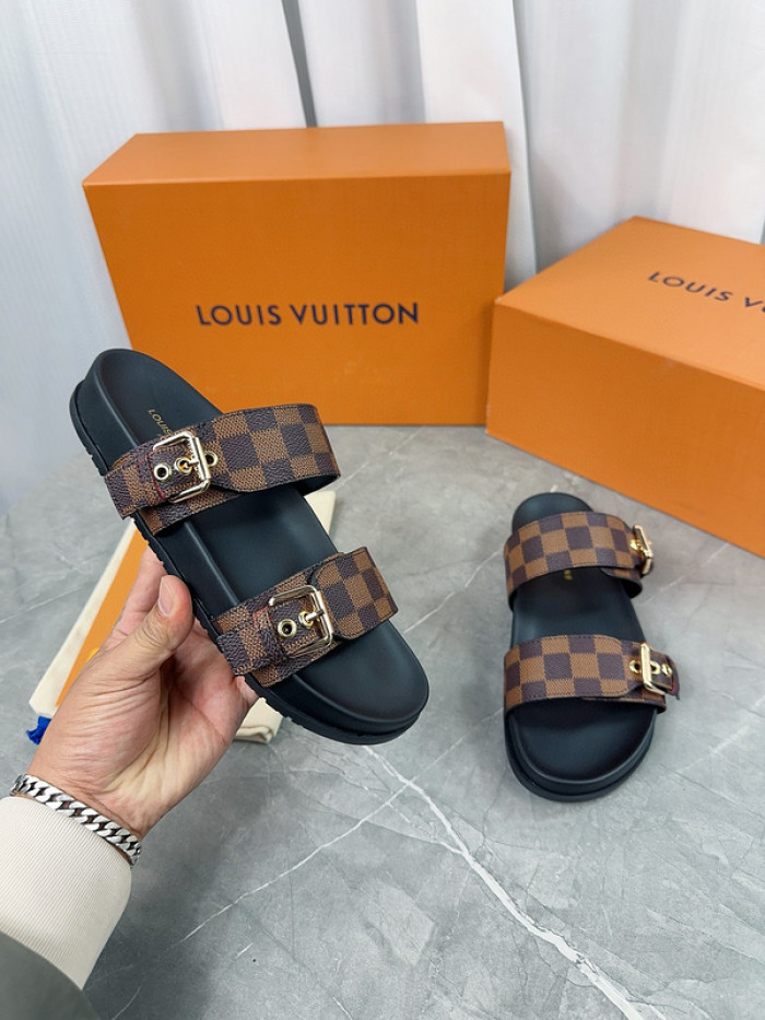 l1vv sandals